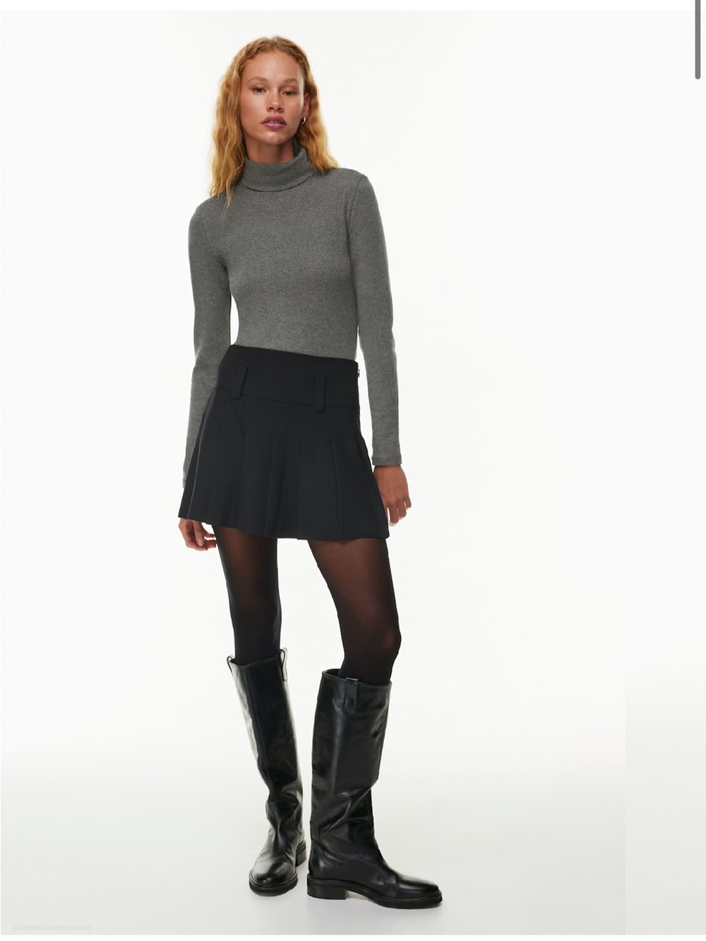 Aritzia smarty black pleated skirt Sunday best size 00